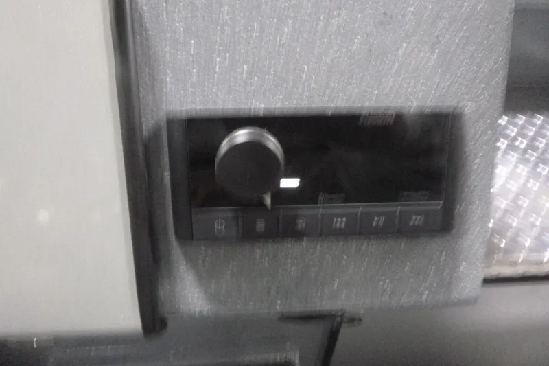 Slide: The Image of Blue coiled hose in KingFisher 2425 Escape HT boat, 2026 model. - 20