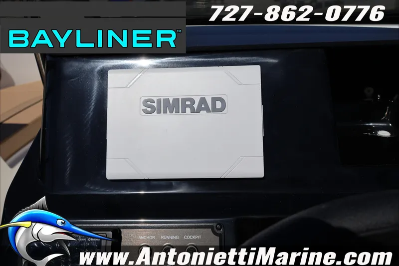 Slide: The Image of Bayliner V20 2026 dashboard featuring Simrad navigation system, Antonietti Marine branding. - 20
