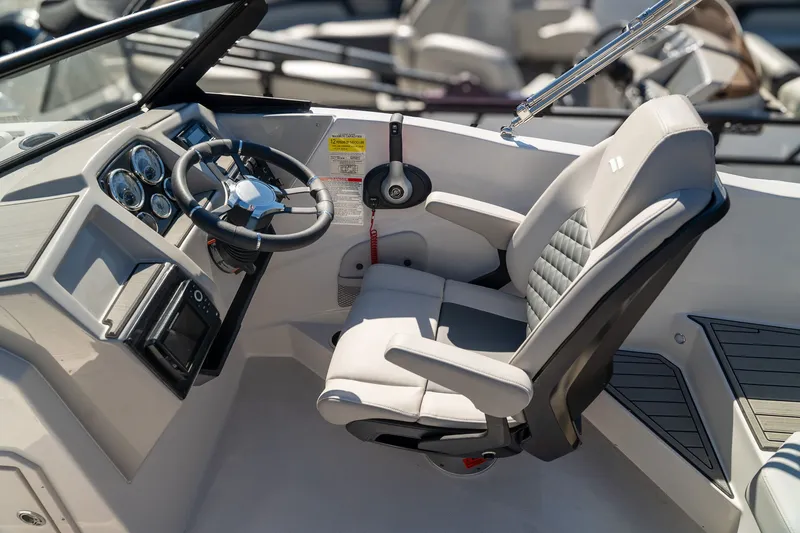 Slide: The Image of Starcraft SVX 190 OB 2025 - 12