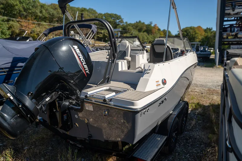 Slide: The Image of Starcraft SVX 190 OB 2025 - 4