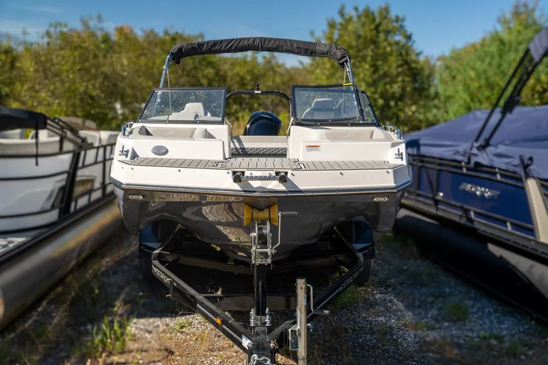 Slide: The Image of Starcraft SVX 190 OB 2025 - 8