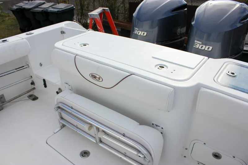 Slide: The Image of 2018 Sea Hunt Gamefish 30 boat interior with Yamaha 300 engines. - 40