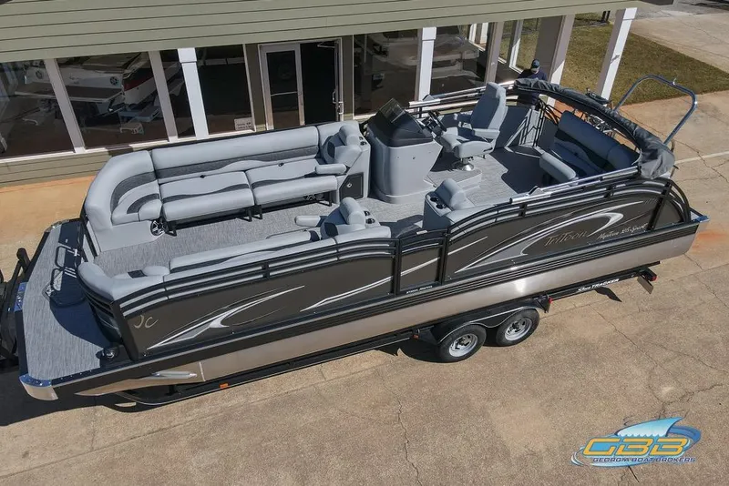Slide: The Image of 2026 JC 25 Neptoon LG pontoon boat with spacious seating and modern design. - 3