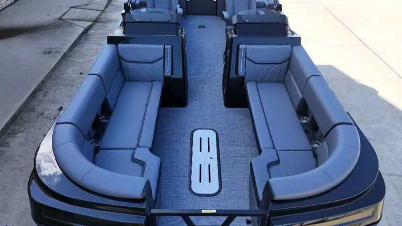 Slide: The Image of Veranda VX25DCRC PREMIUM 2025 - 13