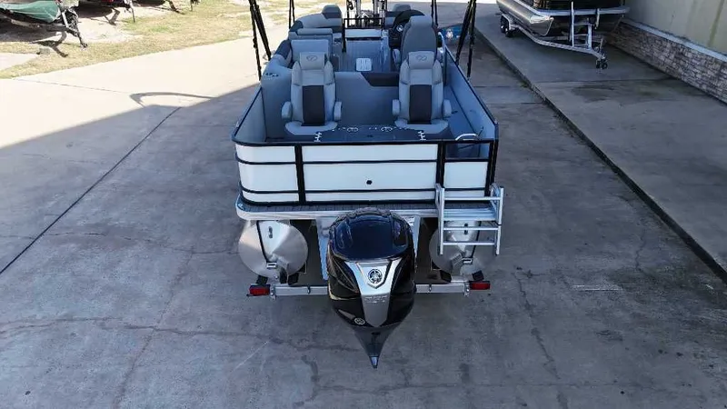 Slide: The Image of Veranda VF25F2plus2 Luxury 2025 - 12