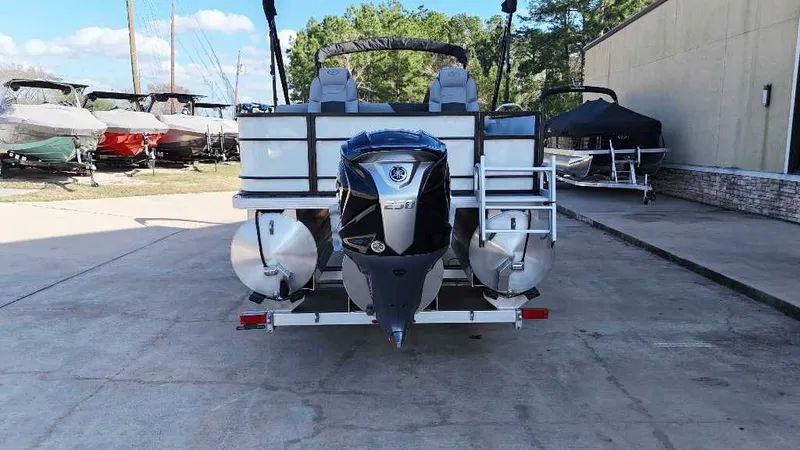 Slide: The Image of Veranda VF25F2plus2 Luxury 2025 - 13