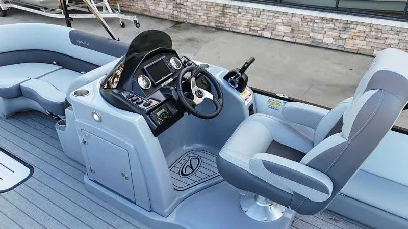 Slide: The Image of Veranda VF25F2plus2 Luxury 2025 - 14