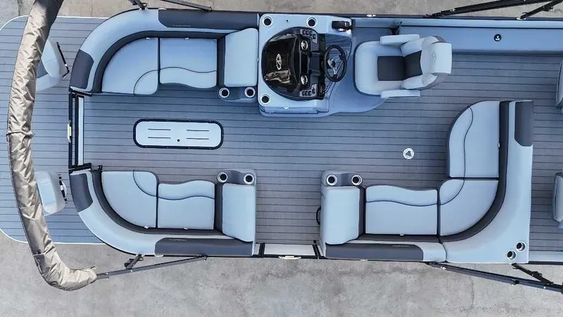 Slide: The Image of Veranda VF25F2plus2 Luxury 2025 - 17