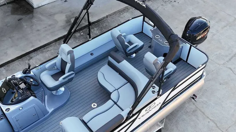 Slide: The Image of Veranda VF25F2plus2 Luxury 2025 - 19