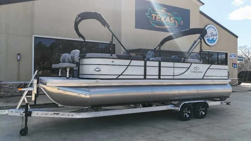 Slide: The Image of Veranda VF25F2plus2 Luxury 2025 - 2