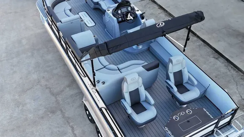 Slide: The Image of Veranda VF25F2plus2 Luxury 2025 - 20