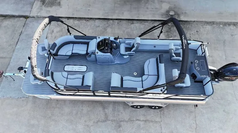 Slide: The Image of Veranda VF25F2plus2 Luxury 2025 - 8