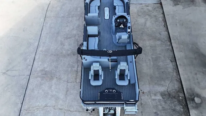 Slide: The Image of Veranda VF25F2plus2 Luxury 2025 - 9