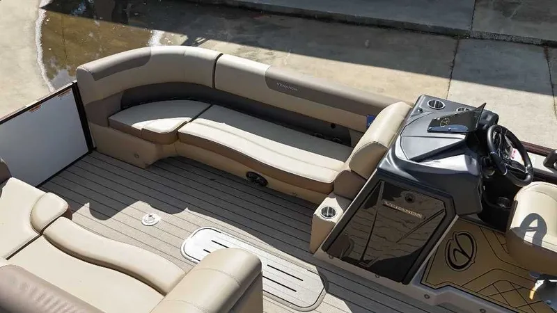 Slide: The Image of Veranda VR25RC 2025 - 12