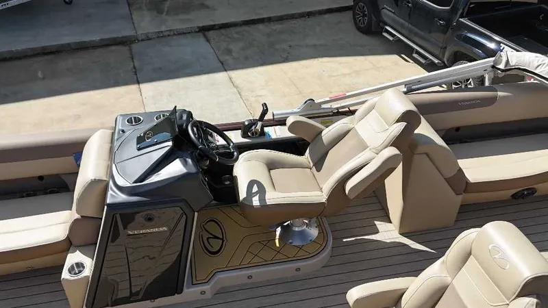 Slide: The Image of Veranda VR25RC 2025 - 13