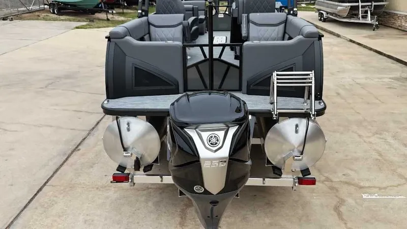 Slide: The Image of Veranda VX22RC PREMIUM 2025 - 13