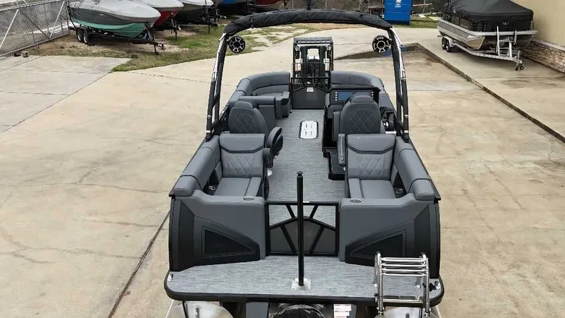 Slide: The Image of Veranda VX22RC PREMIUM 2025 - 14