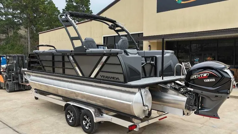 Slide: The Image of Veranda VX22RC PREMIUM 2025 - 15