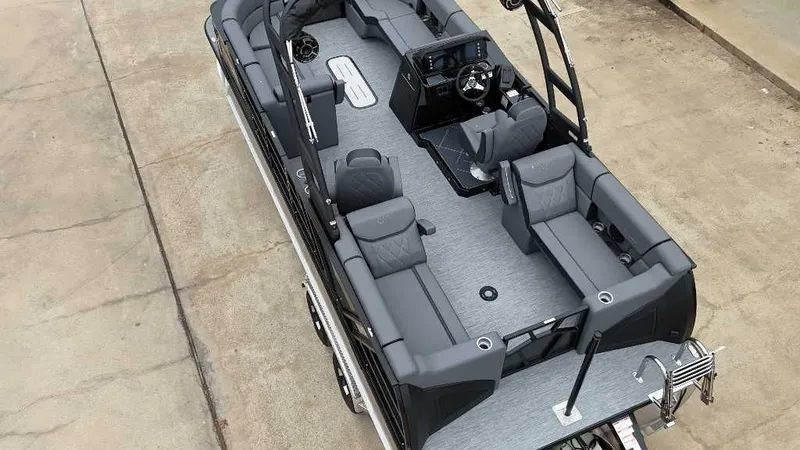 Slide: The Image of Veranda VX22RC PREMIUM 2025 - 18