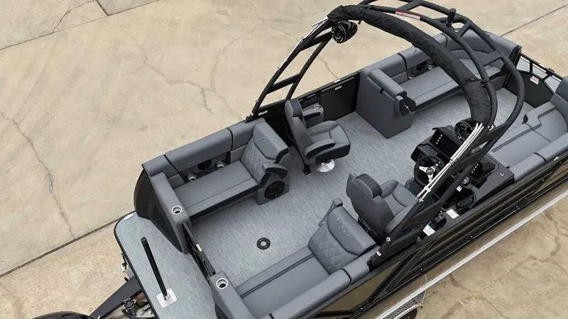 Slide: The Image of Veranda VX22RC PREMIUM 2025 - 19