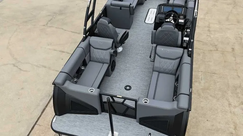 Slide: The Image of Veranda VX22RC PREMIUM 2025 - 6