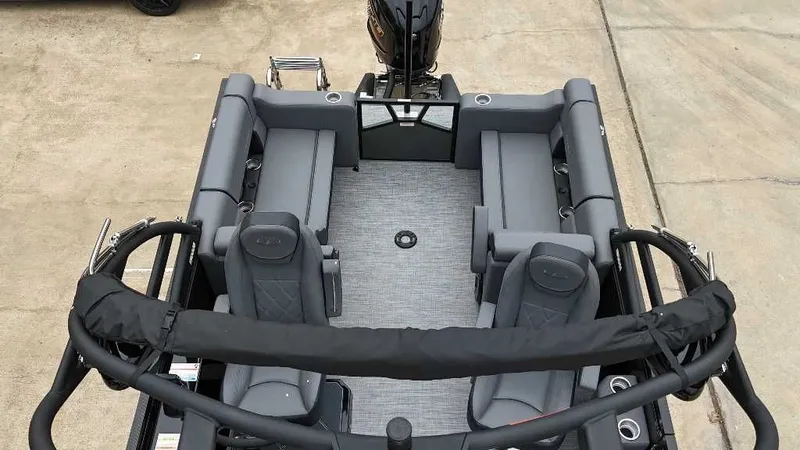 Slide: The Image of Veranda VX22RC PREMIUM 2025 - 8