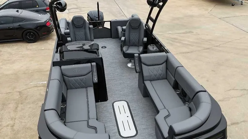 Slide: The Image of Veranda VX22RC PREMIUM 2025 - 9