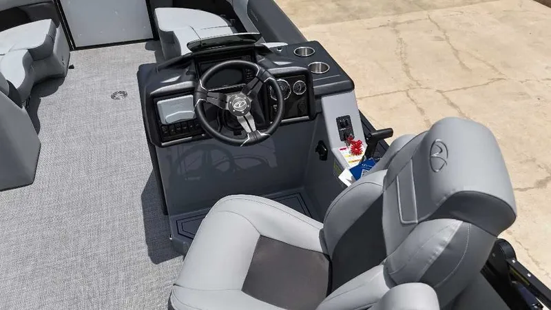 Slide: The Image of Veranda VR22RC 2025 - 12