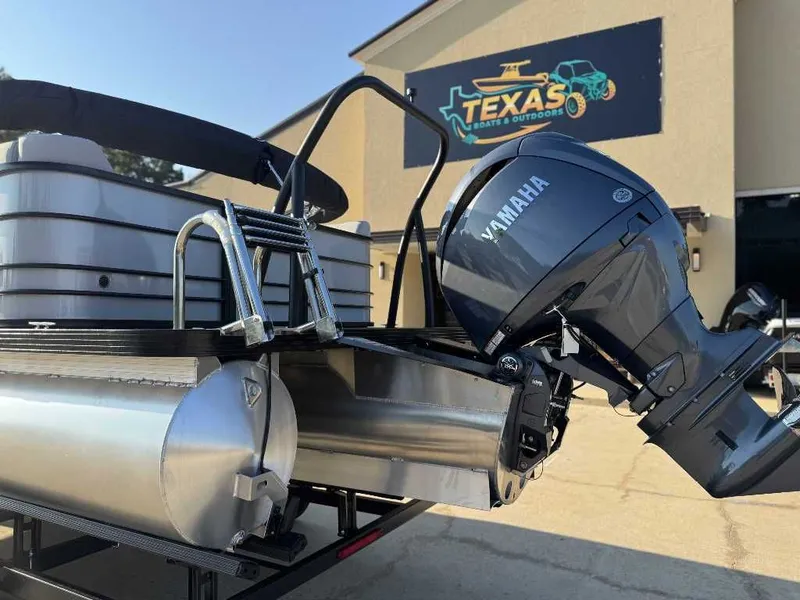 Slide: The Image of Veranda VISTA VIEW 22RC 2026 - 13