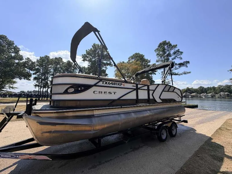 Slide: The Image of Crest 230 CARIBBEAN LX CP3 2022 - 2