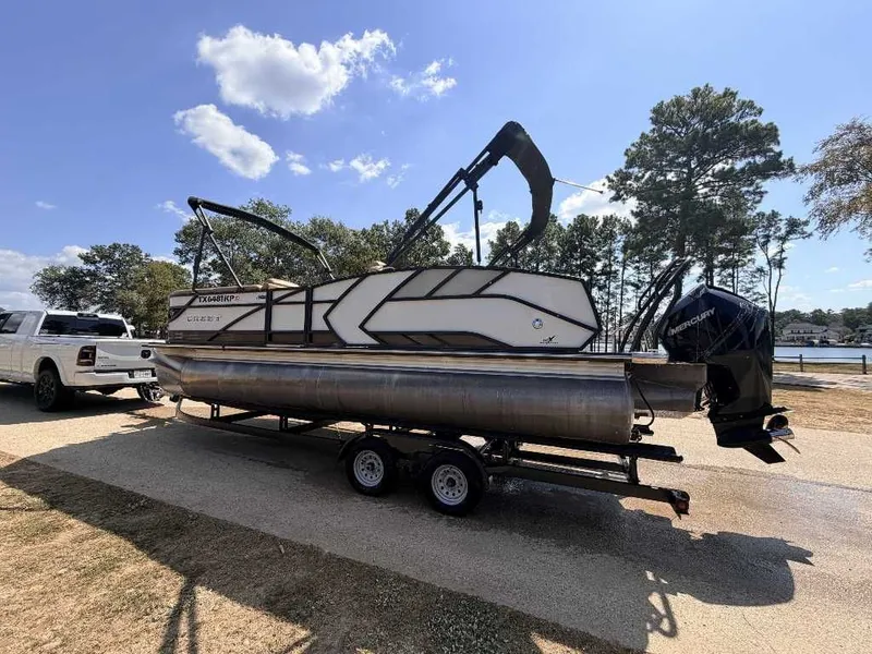 Slide: The Image of Crest 230 CARIBBEAN LX CP3 2022 - 7