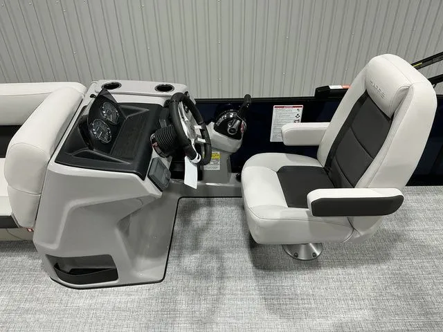 Slide: The Image of Harris Cruiser 230 SLDH 2026 - 17