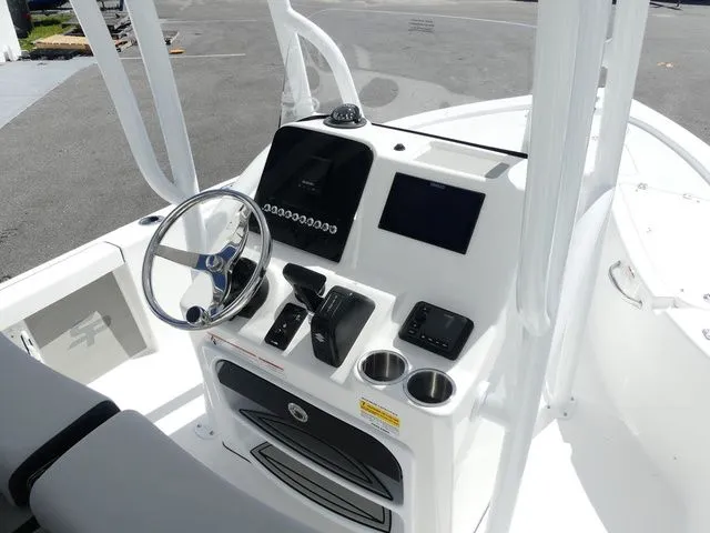 Slide: The Image of Sea Pro 210 DLX BAY 2026 - 10