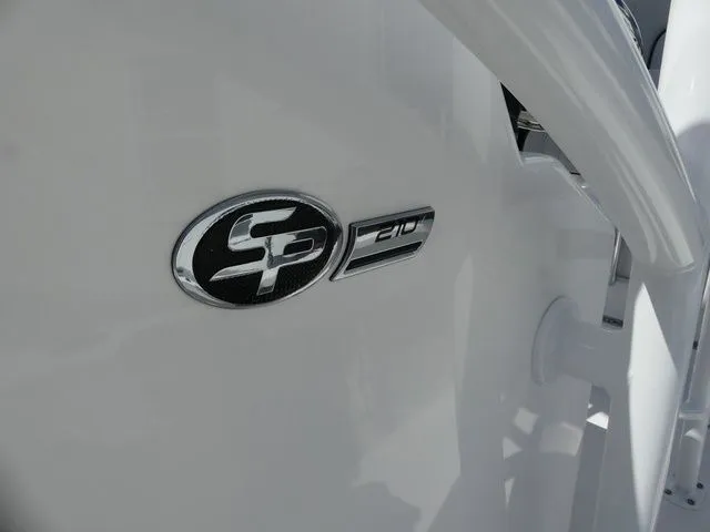 Slide: The Image of Sea Pro 210 DLX BAY 2026 - 19