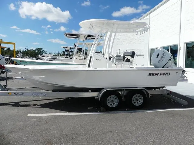 Slide: The Image of Sea Pro 210 DLX BAY 2026 - 4