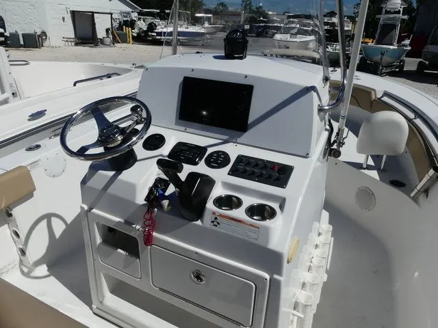 Slide: The Image of Sportsman Heritage 211 Center Console 2013 - 5