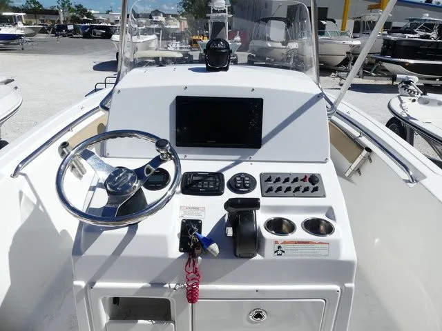 Slide: The Image of Sportsman Heritage 211 Center Console 2013 - 6