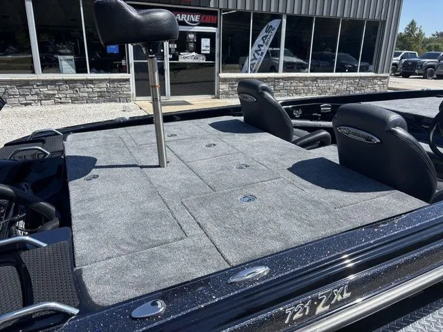 Slide: The Image of Phoenix Bass Boat 721 ZXL 2026 - 5