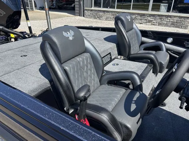 Slide: The Image of Phoenix Bass Boat 721 ZXL 2026 - 8