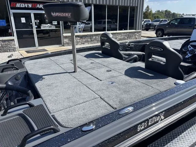 Slide: The Image of Phoenix Bass Boat 921 Elite X 2026 - 4