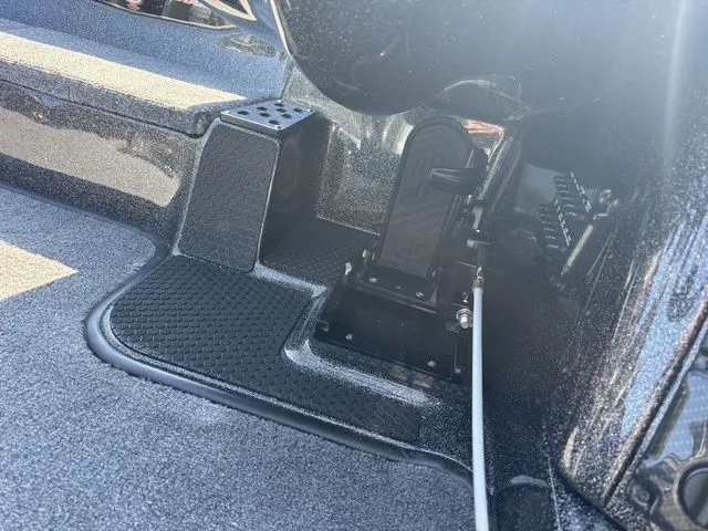 Slide: The Image of Phoenix Bass Boat 921 Elite X 2026 - 7