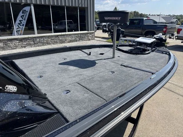 Slide: The Image of Phoenix Bass Boat 921 Elite X 2026 - 9