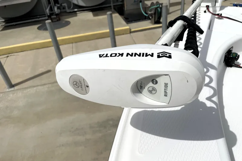 Slide: The Image of Minn Kota Riptide trolling motor on 2019 Blue Wave 2800 Pure Hybrid boat. - 25