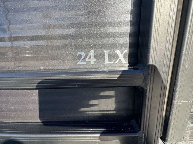 Slide: The Image of Bennington 24 LX 2023 - 15