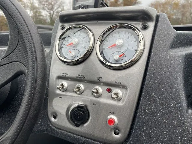 Slide: The Image of Tracker Pro Guide V-16 WT 2026 - 18