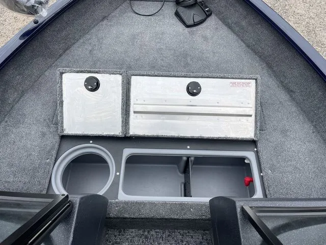 Slide: The Image of Tracker Pro Guide V-16 WT 2026 - 21