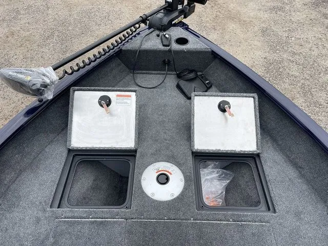 Slide: The Image of Tracker Pro Guide V-16 WT 2026 - 22