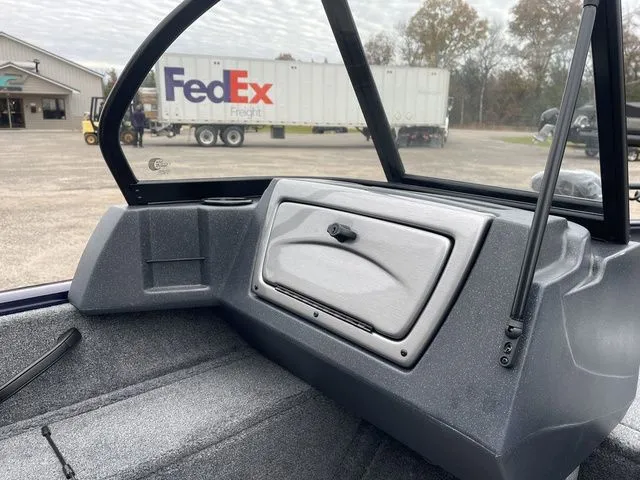 Slide: The Image of Tracker Pro Guide V-16 WT 2026 - 26