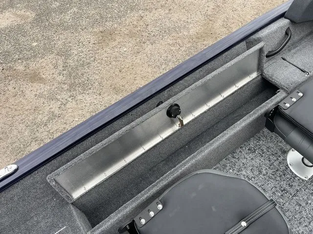 Slide: The Image of Tracker Pro Guide V-16 WT 2026 - 32