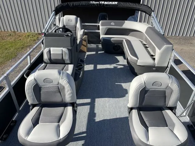 Slide: The Image of Sun Tracker Bass Buggy 16 XL Select 2026 - 11